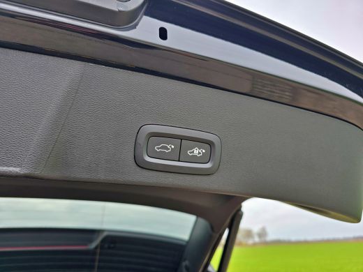 Volvo  XC40 1.5 T5 Recharge Inscription - 260 Pk - Plug-IN Hybrid - Pano - Leder ActivLease financial lease