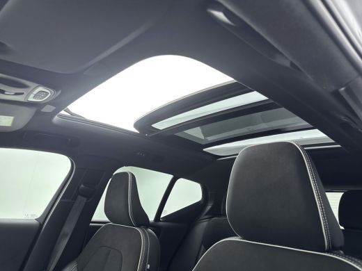 Volvo  XC40 1.5 T5 Recharge R-Design | Trekhaak | Panormadak | PDC V+A en Camera | BLIS | Adaptive Cruiscontr... ActivLease financial lease