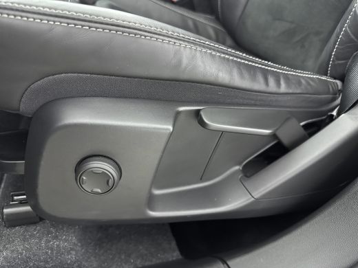 Volvo  XC40 1.5 T5 Recharge R-Design | Trekhaak | Panormadak | PDC V+A en Camera | BLIS | Adaptive Cruiscontr... ActivLease financial lease