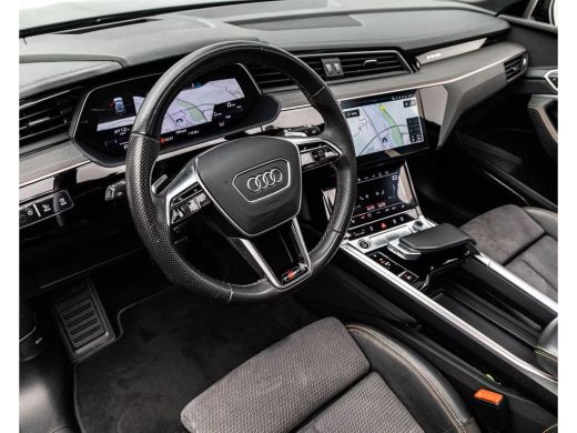 Audi e-tron 55 Quattro S-LINE 95 kWh (300kW/408pk) ** MATRIX, PANO, TREKH, ACC, B&O SOUND, HuD, 21-inch LMV *... ActivLease financial lease