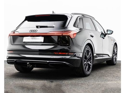 Audi e-tron 55 Quattro S-LINE 95 kWh (300kW/408pk) ** MATRIX, PANO, TREKH, ACC, B&O SOUND, HuD, 21-inch LMV *... ActivLease financial lease