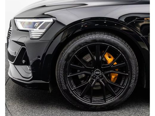 Audi e-tron 55 Quattro S-LINE 95 kWh (300kW/408pk) ** MATRIX, PANO, TREKH, ACC, B&O SOUND, HuD, 21-inch LMV *... ActivLease financial lease