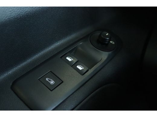 Citroën Berlingo 1.5 BlueHDI Club XL | Cruise Control | Trekhaak | Carplay | Sensoren | Airco | Betimmering ActivLease financial lease