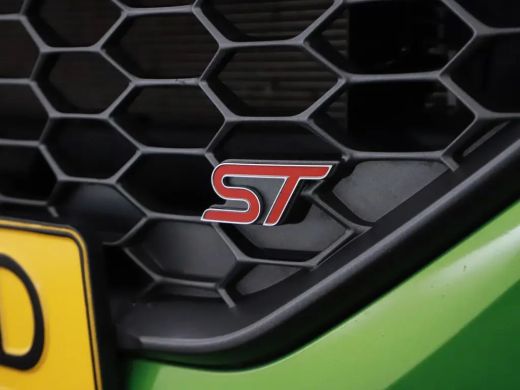 Ford Fiesta 1.5 Ecoboost ST-X | 200pk. | Winterpack | Apple Carplay/Android Auto | Camera | 18'' inch L.M. Ve... ActivLease financial lease