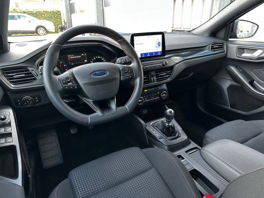 Ford Focus 1.0 125 PK ST Line | TREKHAAK| STOEL, STUUR EN VOORRUITVERWARMING| KEYLESS ENTRY & START| CAEMRA ... ActivLease financial lease