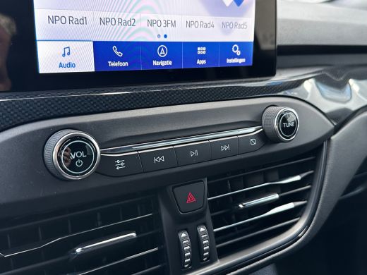 Ford Focus 1.0 125 PK ST Line | TREKHAAK| STOEL, STUUR EN VOORRUITVERWARMING| KEYLESS ENTRY & START| CAEMRA ... ActivLease financial lease