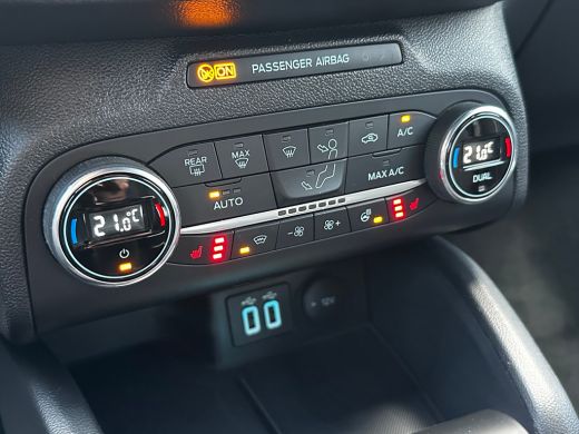 Ford Focus 1.0 125 PK ST Line | TREKHAAK| STOEL, STUUR EN VOORRUITVERWARMING| KEYLESS ENTRY & START| CAEMRA ... ActivLease financial lease