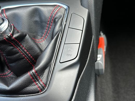 Ford Focus 1.0 125 PK ST Line | TREKHAAK| STOEL, STUUR EN VOORRUITVERWARMING| KEYLESS ENTRY & START| CAEMRA ... ActivLease financial lease