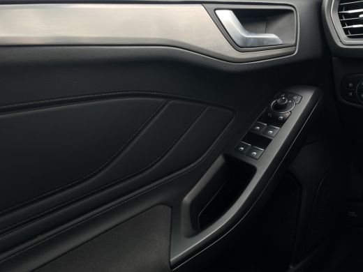 Ford Focus 1.0 EcoBoost Hybrid Titanium | Draadloos CarPlay | Groot scherm | Navi | Park Assist | Lane Keeping ActivLease financial lease