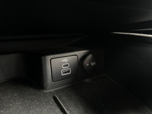 Ford Focus 1.0 EcoBoost Hybrid Titanium | Draadloos CarPlay | Groot scherm | Navi | Park Assist | Lane Keeping ActivLease financial lease