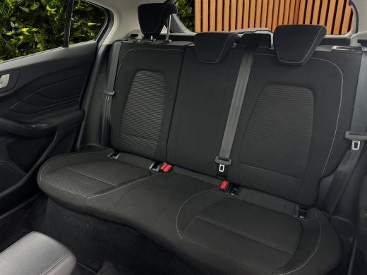 Ford Focus 1.0 EcoBoost Hybrid Titanium | Draadloos CarPlay | Groot scherm | Navi | Park Assist | Lane Keeping ActivLease financial lease