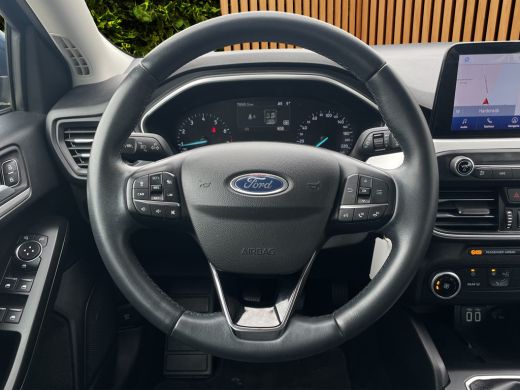 Ford Focus 1.0 EcoBoost Hybrid Trend Edition Business | Trekhaak | Camera | Adaptive Cruise | DAB ActivLease financial lease
