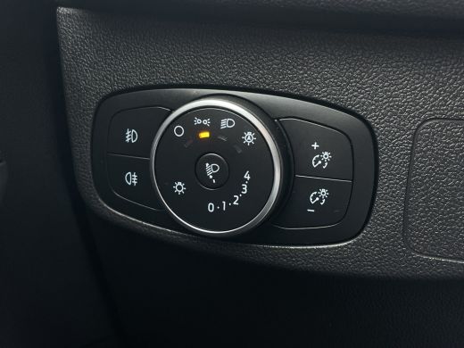 Ford Focus 1.0 EcoBoost Hybrid Trend Edition Business | Trekhaak | Camera | Adaptive Cruise | DAB ActivLease financial lease