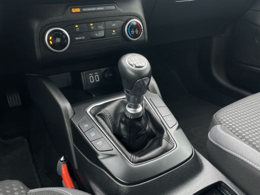 Ford Focus 1.0 EcoBoost Hybrid Trend Edition Business | Trekhaak | Camera | Adaptive Cruise | DAB ActivLease financial lease