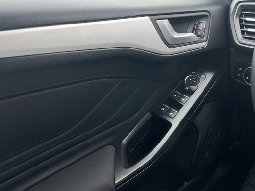 Ford Focus 1.0 EcoBoost Hybrid Trend Edition Business | Trekhaak | Camera | Adaptive Cruise | DAB ActivLease financial lease