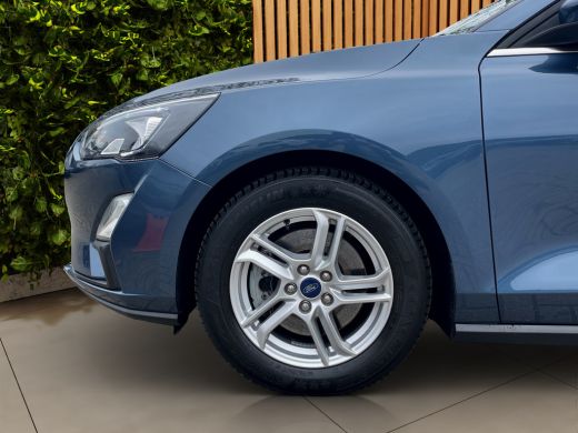 Ford Focus 1.0 EcoBoost Hybrid Trend Edition Business | Trekhaak | Camera | Adaptive Cruise | DAB ActivLease financial lease
