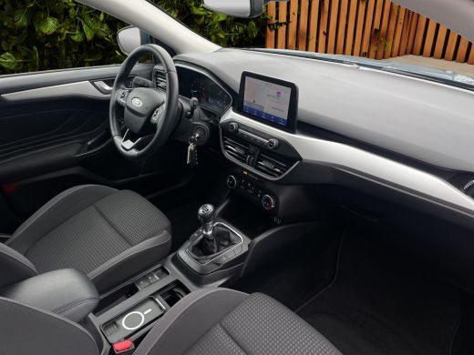 Ford Focus 1.0 EcoBoost Hybrid Trend Edition Business | Trekhaak | Camera | Adaptive Cruise | DAB ActivLease financial lease