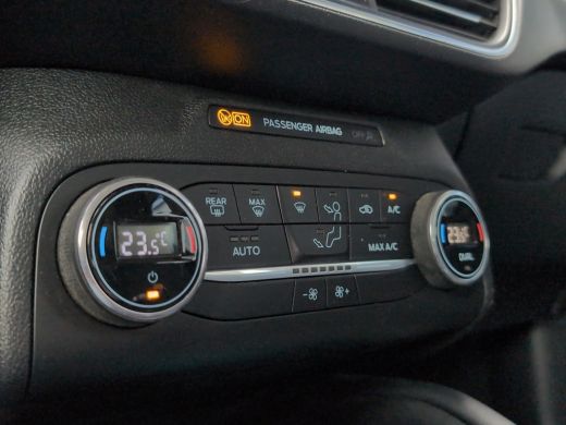 Ford Focus Wagon 1.0 Titanium Business | Cruise Control | Bluetooth | Navi | trekhaak | ActivLease financial lease