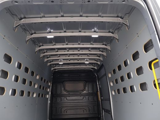 MAN TGE 35 3.140 AUT. L4H3 ZILVERGRIJS + CAMERA | APPLE CARPLAY | ANDROID AUTO | DAB | NAVIGATIE ActivLease financial lease