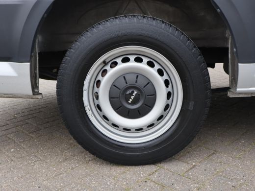 MAN TGE 35 3.140 AUT. L4H3 ZILVERGRIJS + CAMERA | APPLE CARPLAY | ANDROID AUTO | DAB | NAVIGATIE ActivLease financial lease