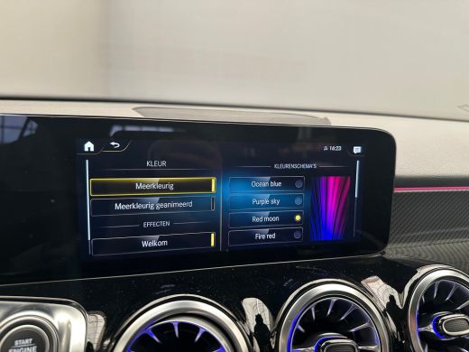 Mercedes-Benz 200-klasse 200 AMG Line Camera | Parkeersensoren | Alcantara/Leder | LED | Keyless | Navigatie | Elek. Achte... ActivLease financial lease