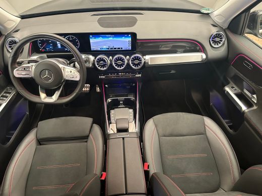 Mercedes-Benz 200-klasse 200 AMG Line Camera | Parkeersensoren | Alcantara/Leder | LED | Keyless | Navigatie | Elek. Achte... ActivLease financial lease