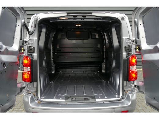 Opel Vivaro 2.0 CDTI 145PK L2H1 INNOVATION AUTOMAAT / NAVI / CLIMA / CAMERA / KEYLESS / 3-ZITS / BLUETOOTH / ... ActivLease financial lease