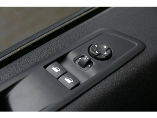 Opel Vivaro 2.0 CDTI 145PK L2H1 INNOVATION AUTOMAAT / NAVI / CLIMA / CAMERA / KEYLESS / 3-ZITS / BLUETOOTH / ... ActivLease financial lease