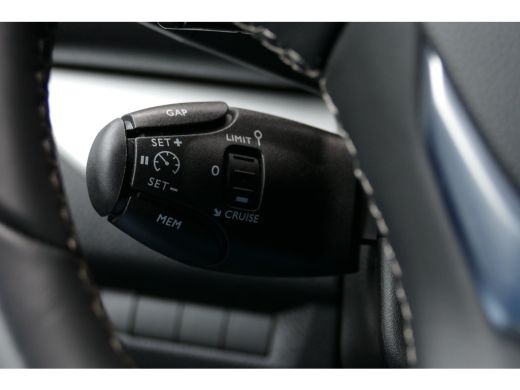 Opel Vivaro 2.0 CDTI 145PK L2H1 INNOVATION AUTOMAAT / NAVI / CLIMA / CAMERA / KEYLESS / 3-ZITS / BLUETOOTH / ... ActivLease financial lease