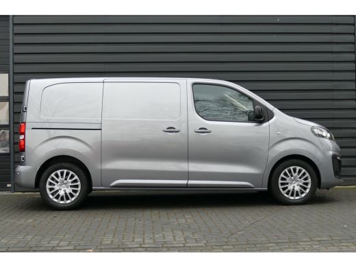 Opel Vivaro 2.0 CDTI 145PK L2H1 INNOVATION AUTOMAAT / NAVI / CLIMA / CAMERA / KEYLESS / 3-ZITS / BLUETOOTH / ... ActivLease financial lease