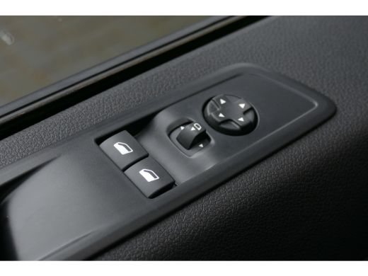 Opel Vivaro 2.0 CDTI 180PK L2H1 INNOVATION AUTOMAAT / NAVI / AIRCO / CAMERA / 17" LMV / KEYLESS / 3-ZITS / BL... ActivLease financial lease