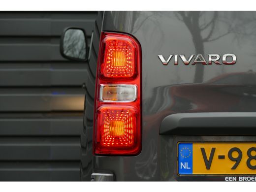 Opel Vivaro 2.0 CDTI 180PK L2H1 INNOVATION AUTOMAAT / NAVI / AIRCO / CAMERA / 17" LMV / KEYLESS / 3-ZITS / BL... ActivLease financial lease