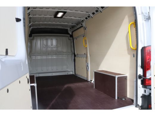 Peugeot Boxer 2.2 BlueHDi 140 S&S L3H2 3.5t | Cruise Control | Betimmering | Full-LED | Camera | Climate | Navi... ActivLease financial lease