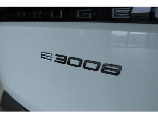 Peugeot e-3008 GT Avantage 210 73 kWh | 8 Jaar Garantie | Adapt. Cruise | Massage | Schuifdak | 360 Camera | AGR... ActivLease financial lease