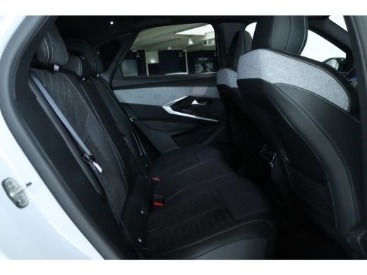 Peugeot e-3008 GT Avantage 210 73 kWh | 8 Jaar Garantie | Adapt. Cruise | Massage | Schuifdak | 360 Camera | AGR... ActivLease financial lease