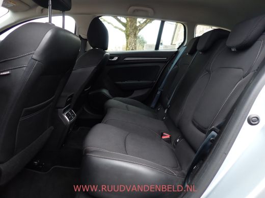 Renault M&eacute;gane Estate Estate 1.3 TCe Business Zen !! AUTOMAAT !! / TREKHAAK / CARPLAY / NAVI ActivLease financial lease