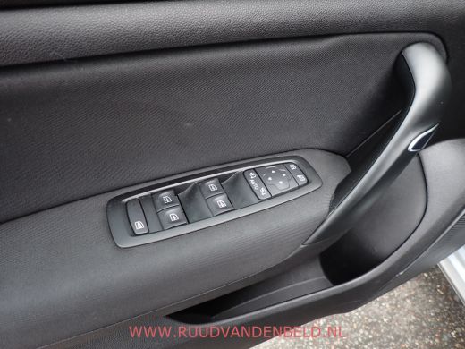 Renault M&eacute;gane Estate Estate 1.3 TCe Business Zen !! AUTOMAAT !! / TREKHAAK / CARPLAY / NAVI ActivLease financial lease