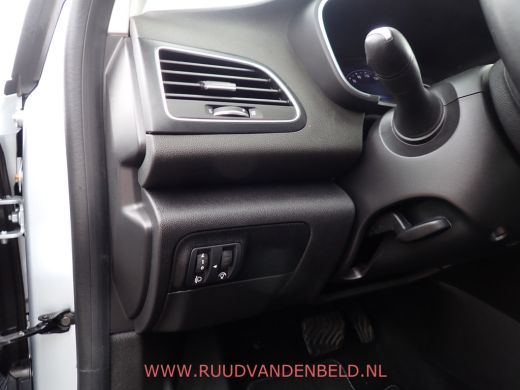 Renault M&eacute;gane Estate Estate 1.3 TCe Business Zen !! AUTOMAAT !! / TREKHAAK / CARPLAY / NAVI ActivLease financial lease