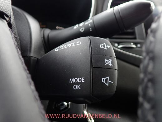 Renault M&eacute;gane Estate Estate 1.3 TCe Business Zen !! AUTOMAAT !! / TREKHAAK / CARPLAY / NAVI ActivLease financial lease