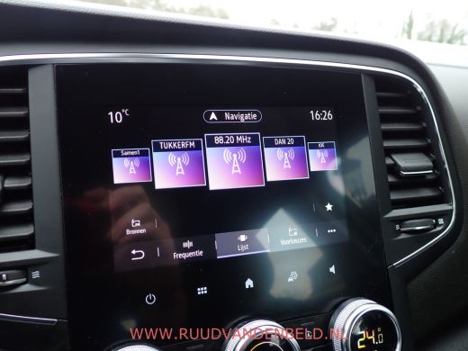 Renault M&eacute;gane Estate Estate 1.3 TCe Business Zen !! AUTOMAAT !! / TREKHAAK / CARPLAY / NAVI ActivLease financial lease