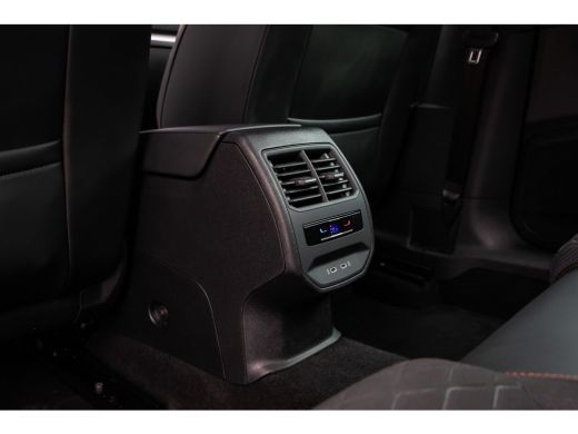 Seat Leon 1.4 TSI eHybrid PHEV FR Business Intense 204PK | Stoel+stuur verwarming | Apple Carplay/Android A... ActivLease financial lease