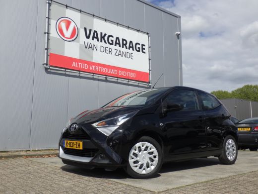 Toyota Aygo 1.0 VVT-i x-play Airco, Carplay, 5 DRS, NL/NAP! ActivLease financial lease