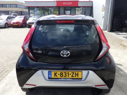 Toyota Aygo 1.0 VVT-i x-play Airco, Carplay, 5 DRS, NL/NAP! ActivLease financial lease