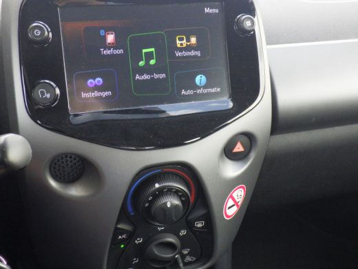 Toyota Aygo 1.0 VVT-i x-play Airco, Carplay, 5 DRS, NL/NAP! ActivLease financial lease