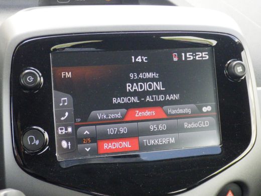 Toyota Aygo 1.0 VVT-i x-play Airco, Carplay, 5 DRS, NL/NAP! ActivLease financial lease