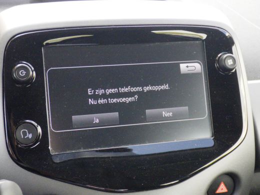 Toyota Aygo 1.0 VVT-i x-play Airco, Carplay, 5 DRS, NL/NAP! ActivLease financial lease