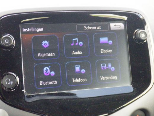 Toyota Aygo 1.0 VVT-i x-play Airco, Carplay, 5 DRS, NL/NAP! ActivLease financial lease