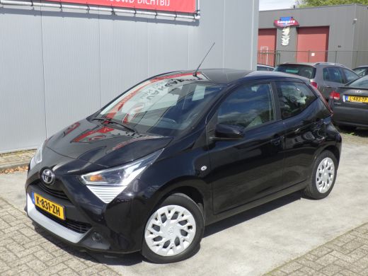 Toyota Aygo 1.0 VVT-i x-play Airco, Carplay, 5 DRS, NL/NAP! ActivLease financial lease