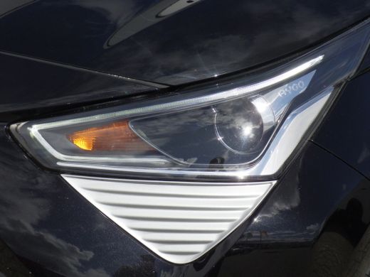 Toyota Aygo 1.0 VVT-i x-play Airco, Carplay, 5 DRS, NL/NAP! ActivLease financial lease