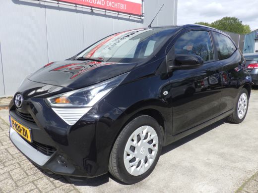Toyota Aygo 1.0 VVT-i x-play Airco, Carplay, 5 DRS, NL/NAP! ActivLease financial lease